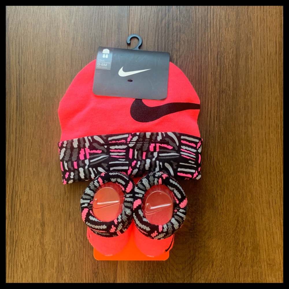 🎀NIKE infant cap & booties🎀